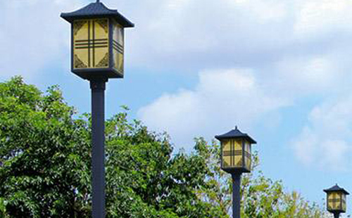 久治庭院灯安装间距与布灯设计全解析